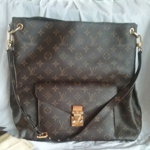 Authentic Louis Vuitton Purse - image 1